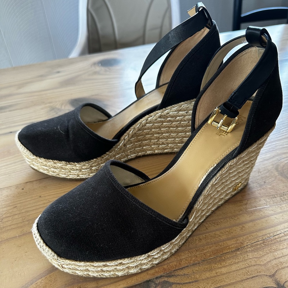 Michael Kors Wedge heels size 9
